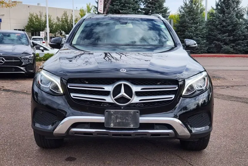 2018 Mercedes Benz GLC 300 4MATIC photo 1