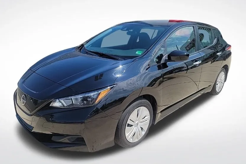 2023 Nissan Leaf S photo 1