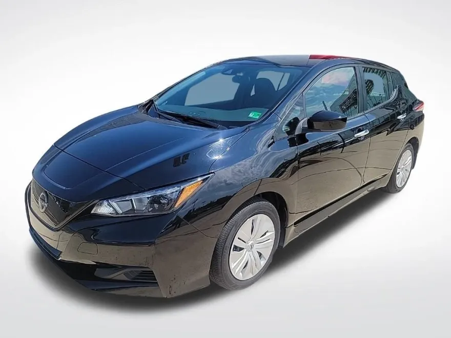 2023 Nissan Leaf S photo 1