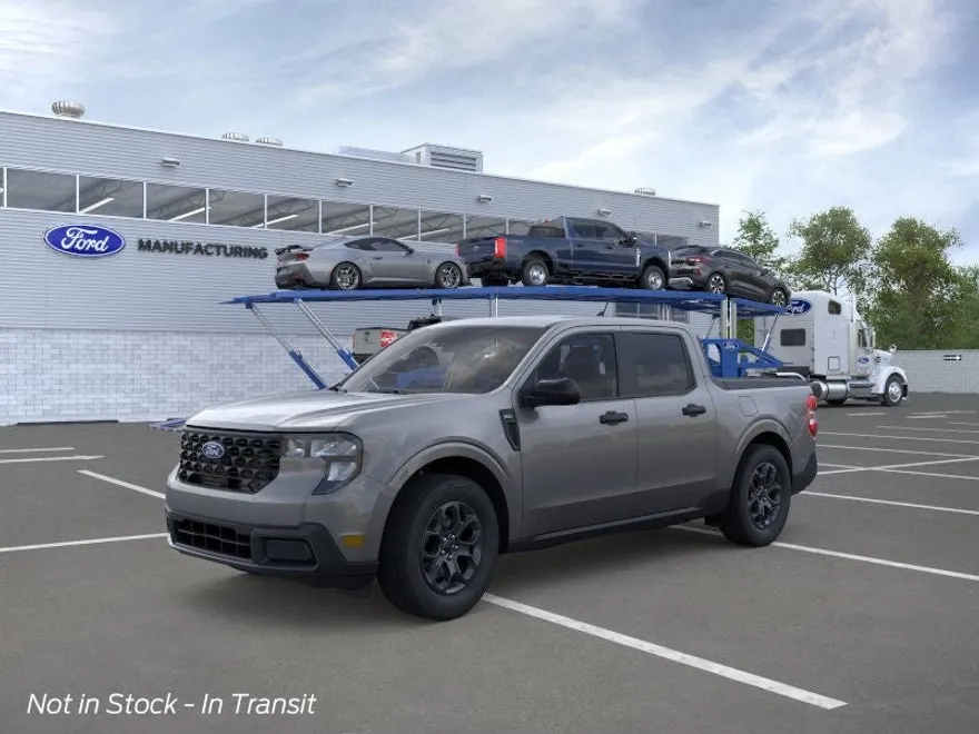 2025 Ford Maverick XLT photo 1