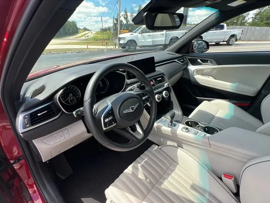 2022 Genesis G70 2.0T photo 1