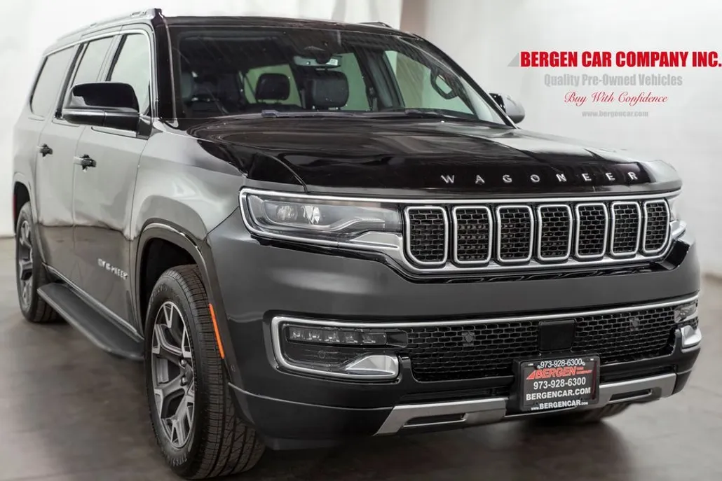2023 Jeep Wagoneer L Series III photo 1