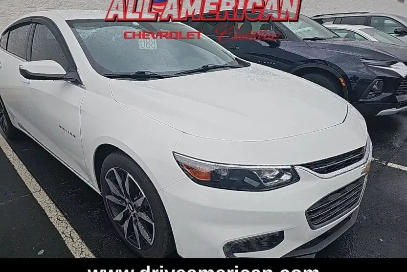 2017 Chevrolet Malibu 1LT photo 1
