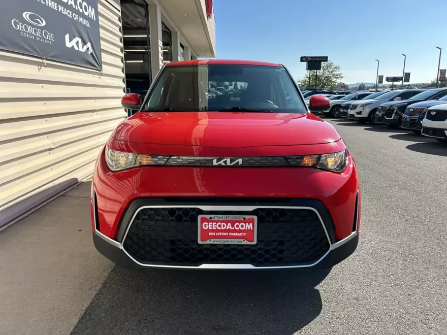 2024 Kia Soul LX photo 1