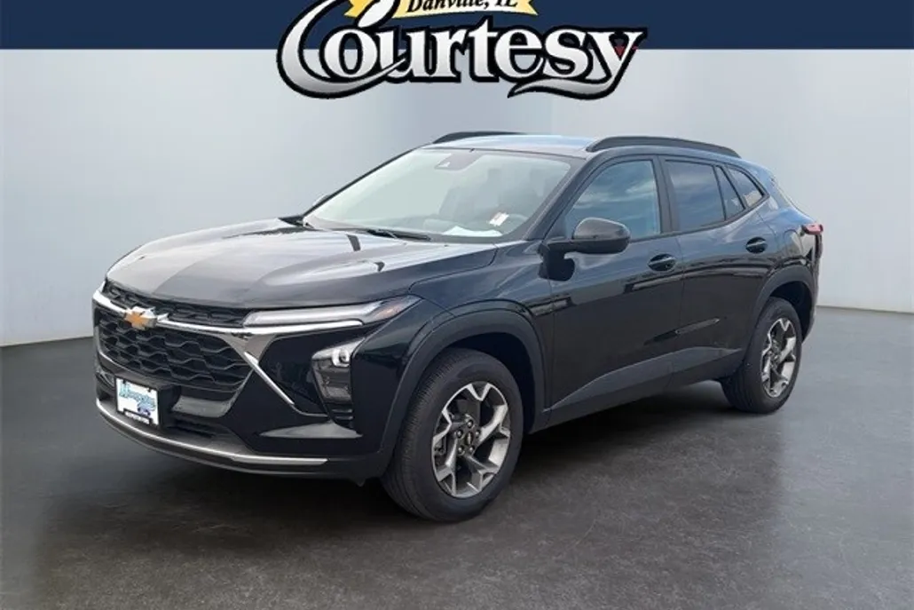 2025 Chevrolet Trax LT photo 1