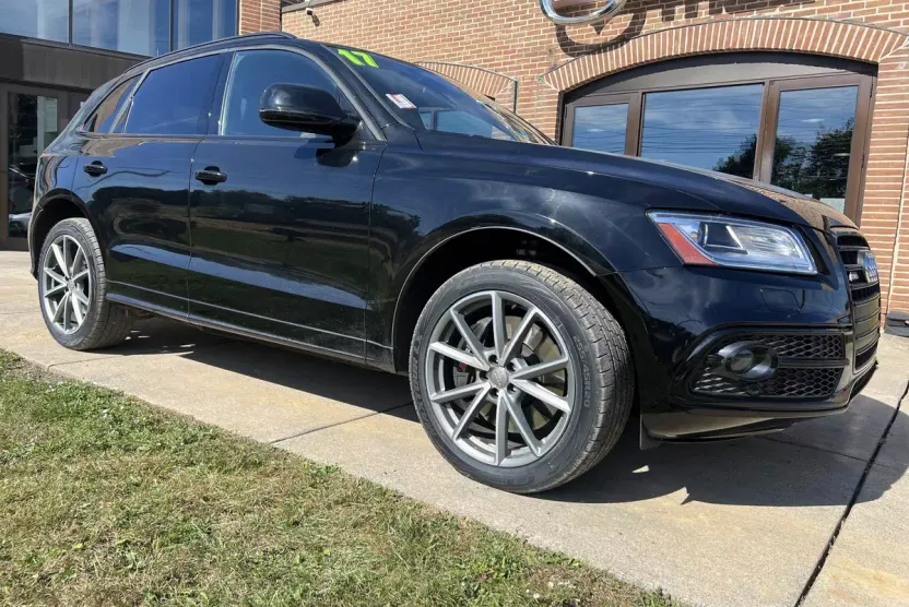 2017 Audi SQ5 Premium Plus photo 1