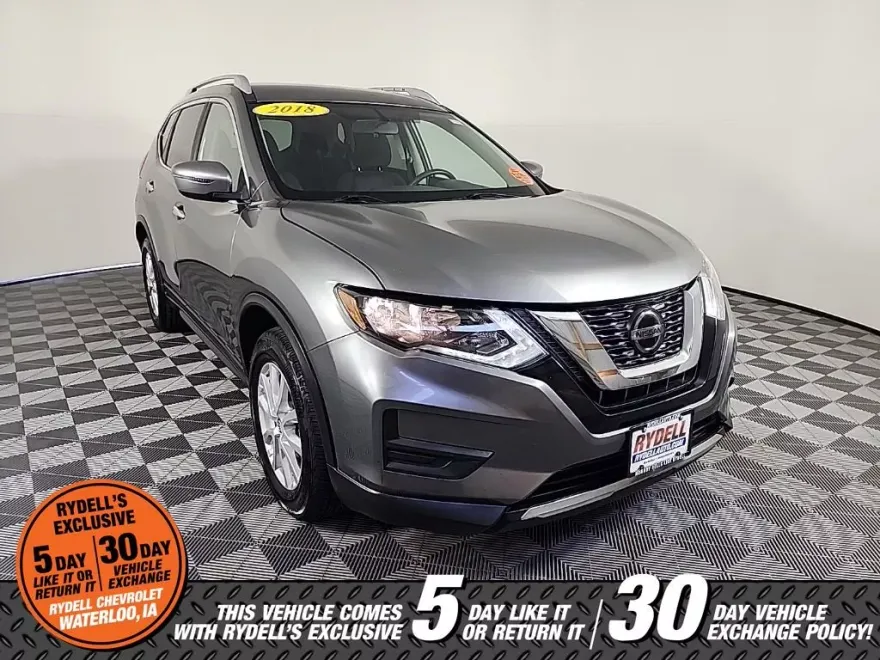 2018 Nissan Rogue SV photo 1