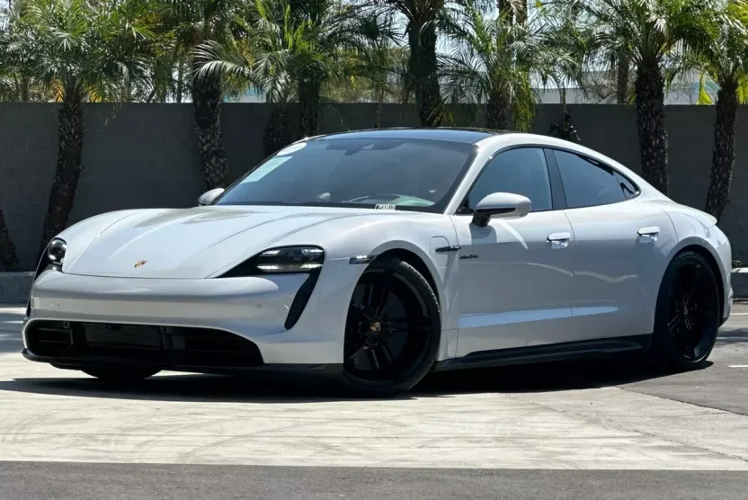 2021 Porsche Taycan Turbo S photo 1