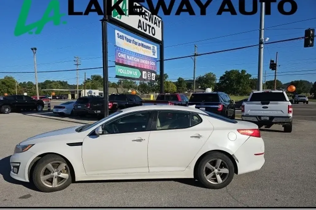 2015 Kia Optima LX photo 1