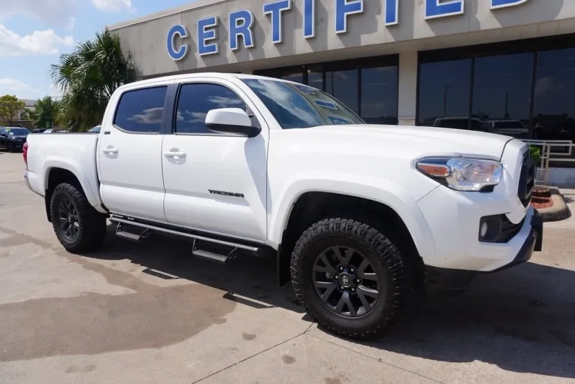 2023 Toyota Tacoma SR5 photo 1