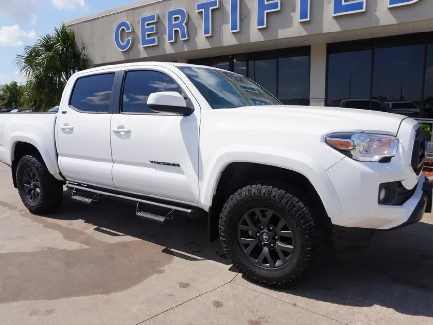 2023 Toyota Tacoma SR5 photo 1