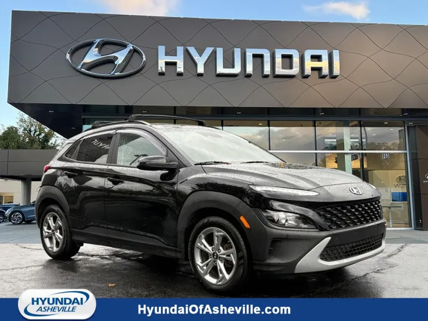 2022 Hyundai Kona SEL photo 1