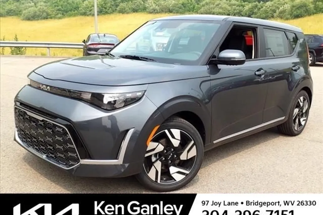 2023 Kia Soul GT-Line photo 1