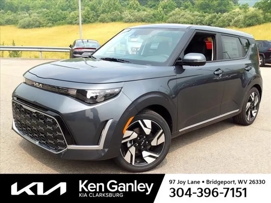 2023 Kia Soul GT-Line photo 1