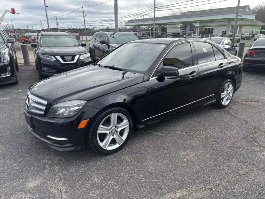 2011 Mercedes Benz C 300 4MATIC Luxury Sedan photo 1