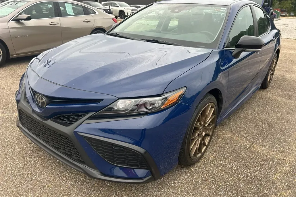 2024 Toyota Camry SE photo 1