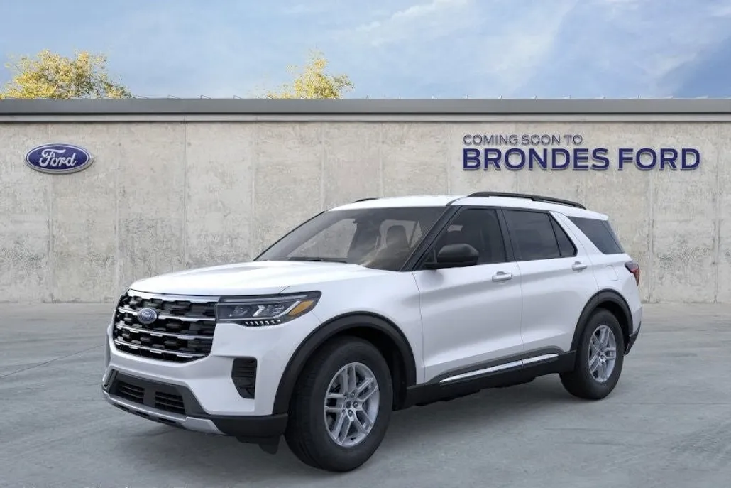 2025 Ford Explorer photo 1