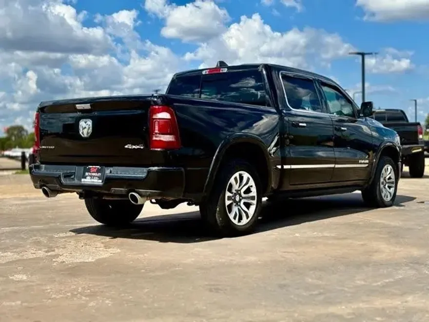 2022 Ram 1500 Limited photo 1