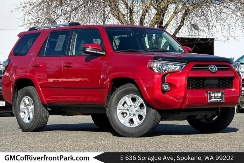 2022 Toyota 4Runner SR5 photo 1