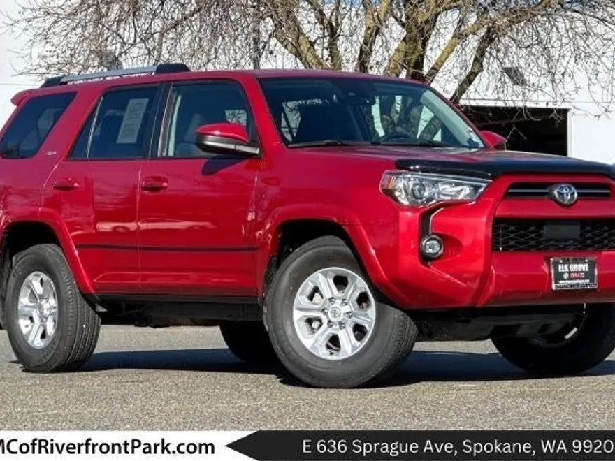 2022 Toyota 4Runner SR5 photo 1