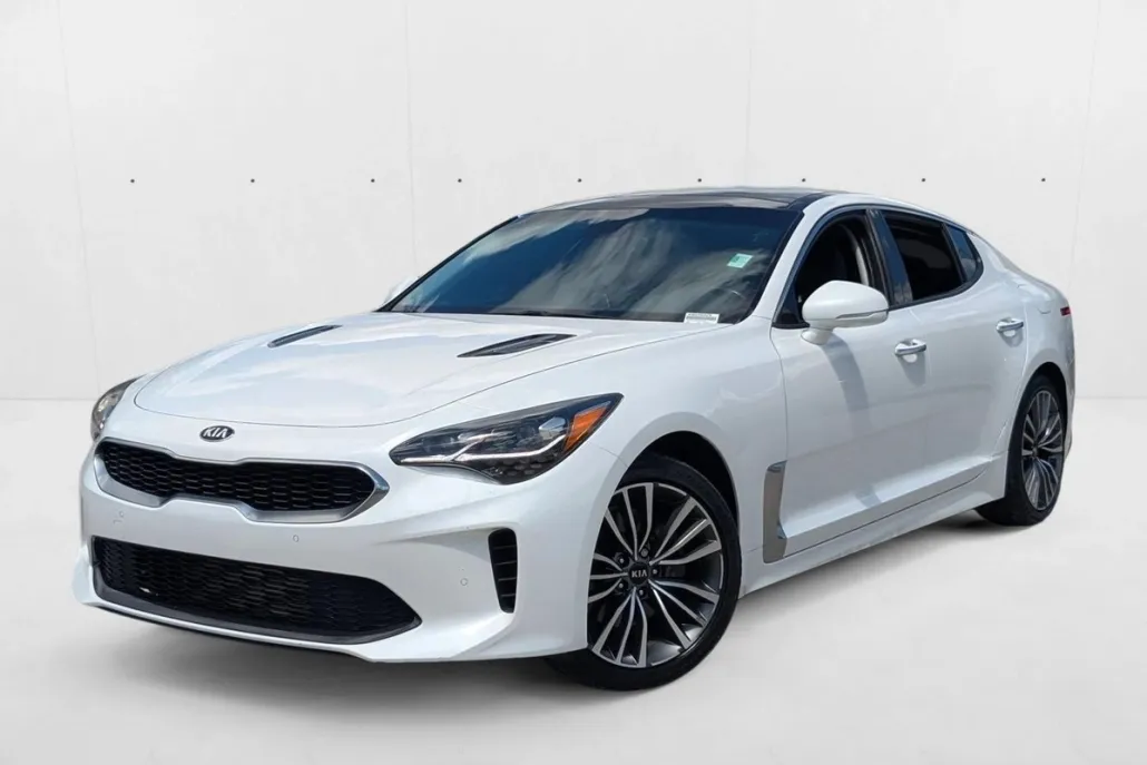2019 Kia Stinger photo 1