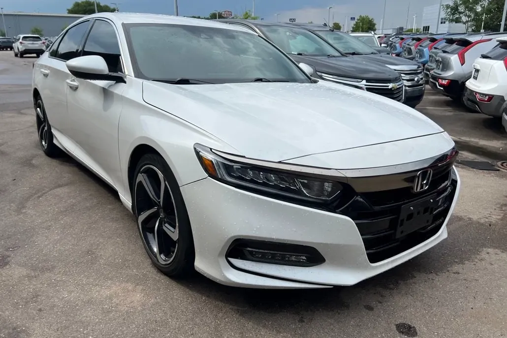 2018 Honda Accord Sport photo 1