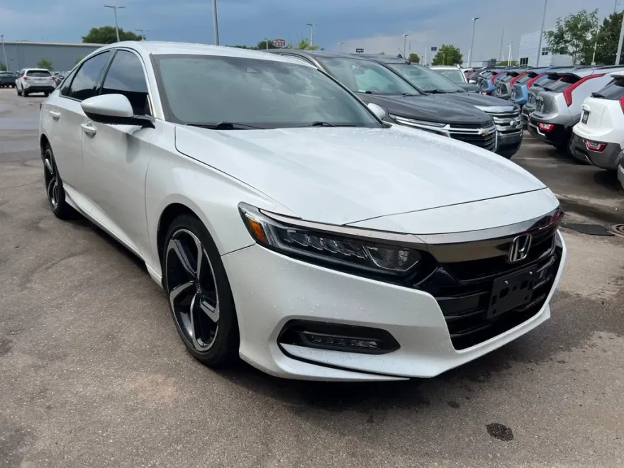 2018 Honda Accord Sport photo 1