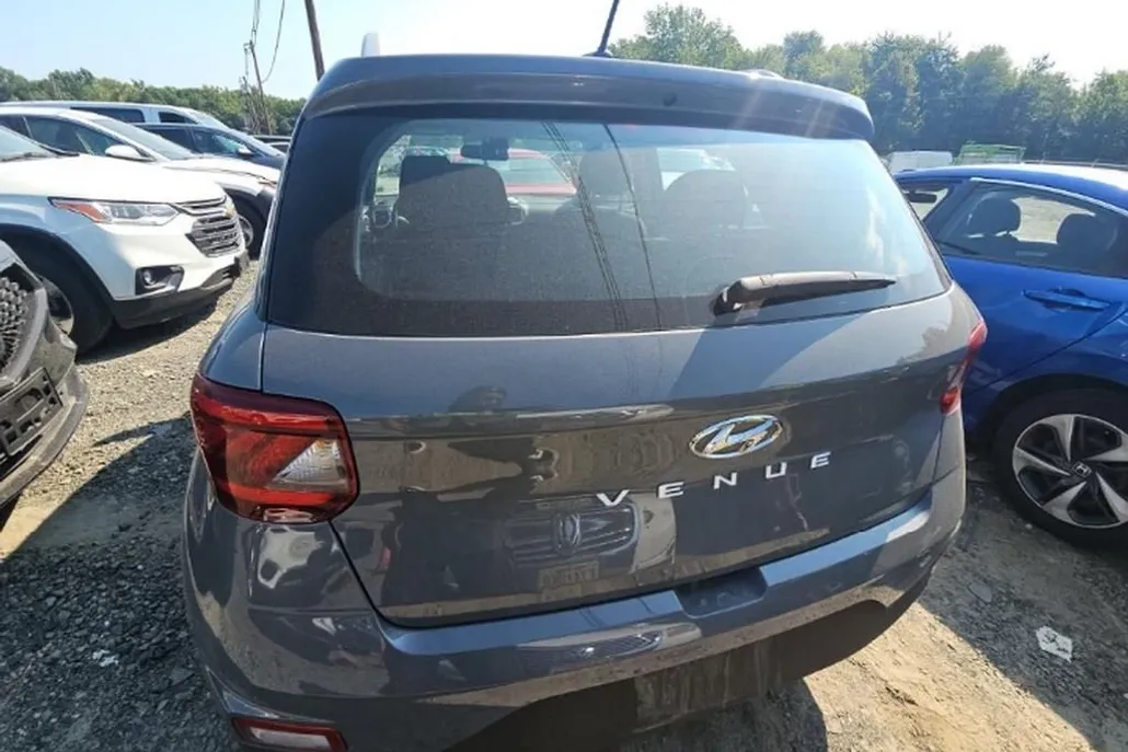 2023 Hyundai Venue SEL photo 1