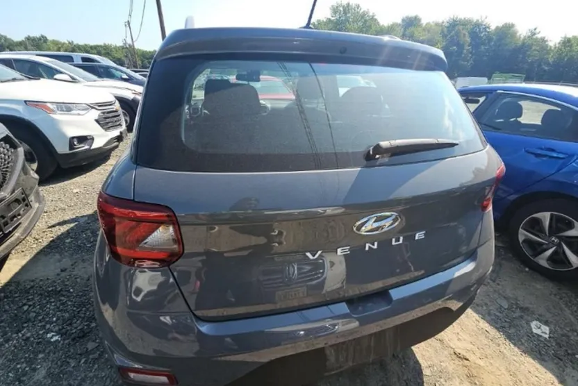 2023 Hyundai Venue SEL photo 1