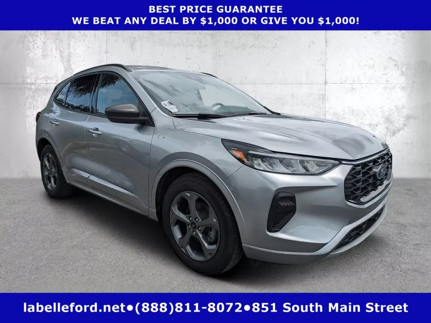2024 Ford Escape ST-Line photo 1