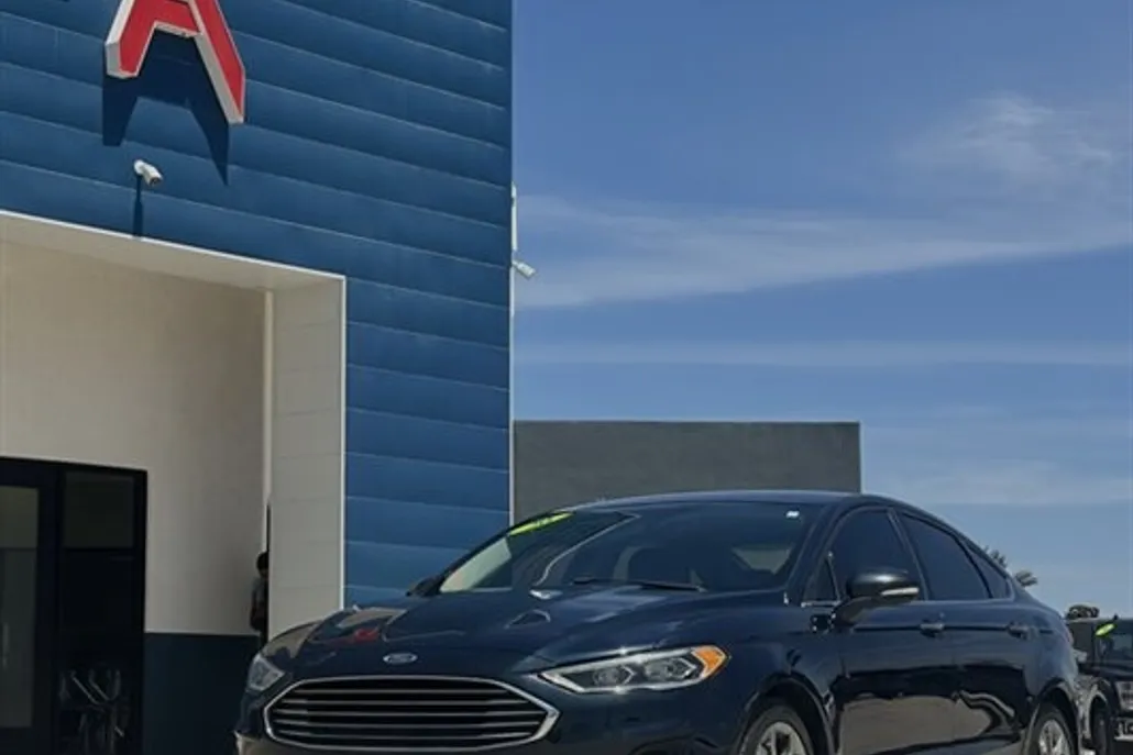 2020 Ford Fusion SEL photo 1