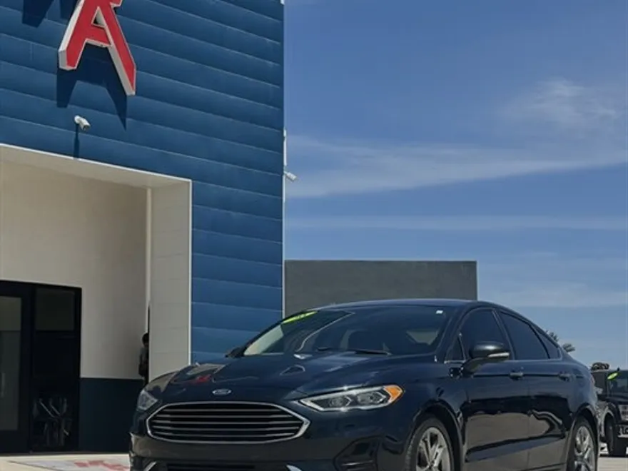 2020 Ford Fusion SEL photo 1