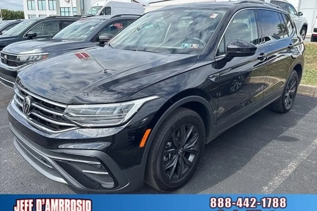 2024 Volkswagen Tiguan SE photo 1
