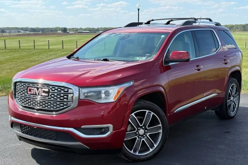 2019 Gmc Acadia Denali photo 1
