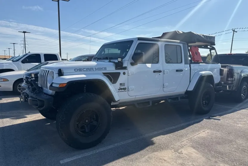 2021 Jeep Gladiator Sport photo 1
