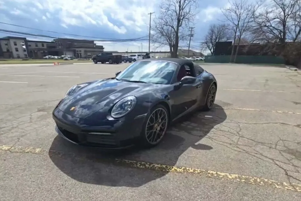2021 Porsche 911 Targa 4S photo 1