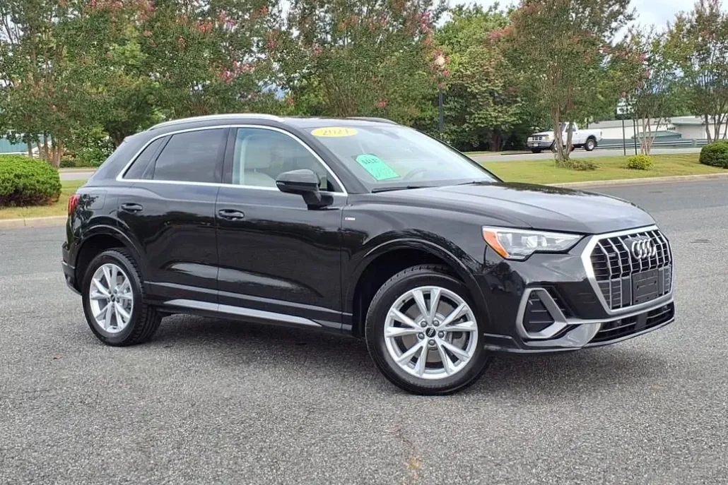 2021 Audi Q3 S line Premium 45 TFSI photo 1