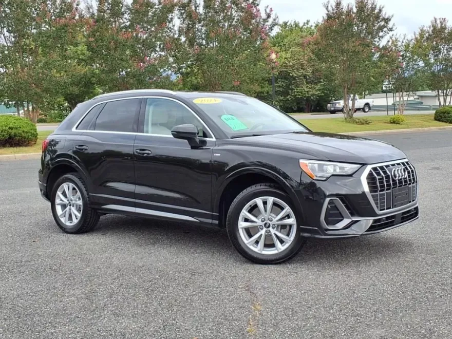 2021 Audi Q3 S line Premium 45 TFSI photo 1
