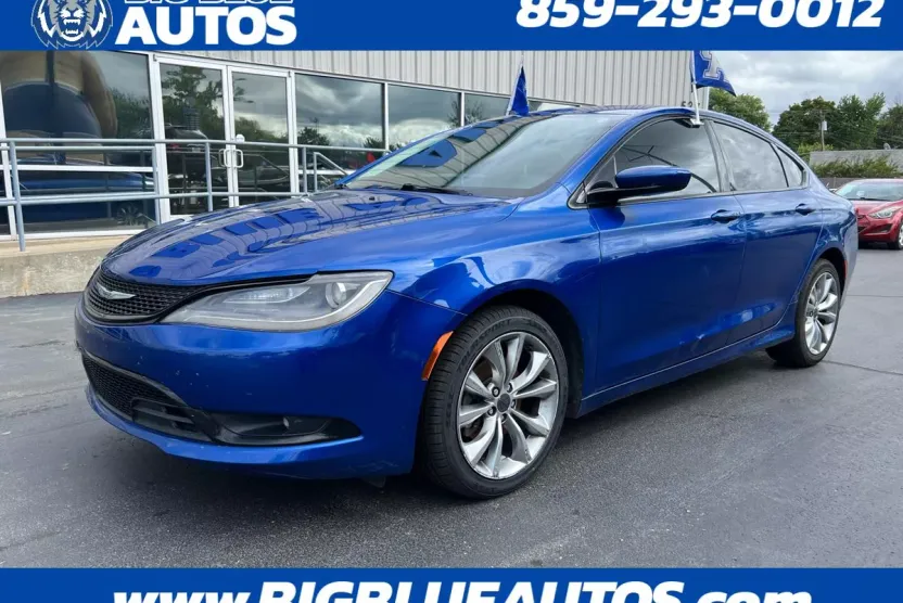 2015 Chrysler 200 S photo 1