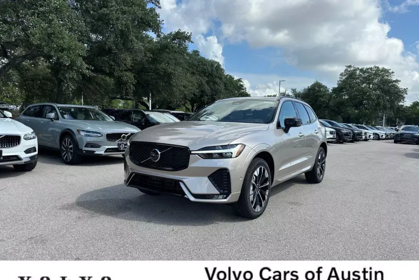 2026 Volvo XC60 Plus B5 photo 1