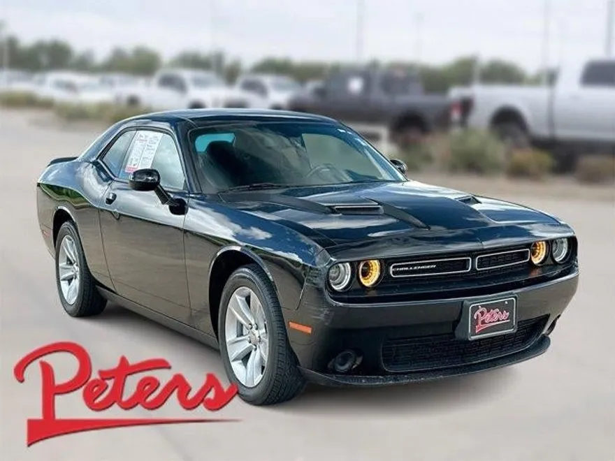 2023 Dodge Challenger SXT photo 1
