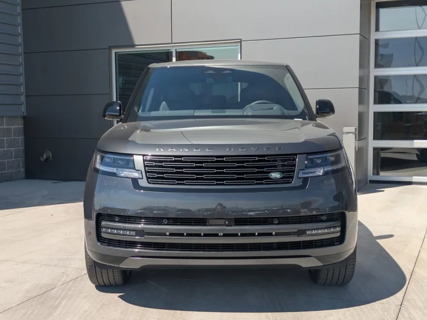 2025 Land Rover Range Rover SE photo 1