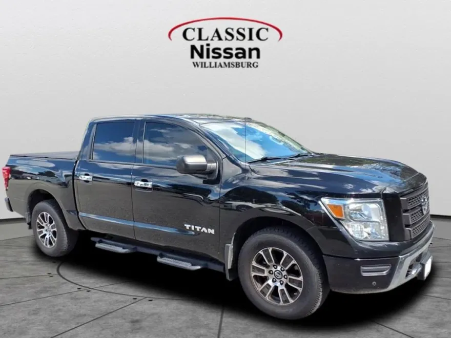 2021 Nissan Titan SV photo 1