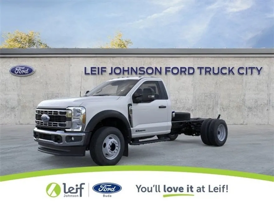 2025 Ford F-600 photo 1