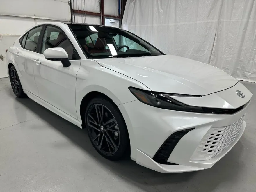 2025 Toyota Camry XSE photo 1