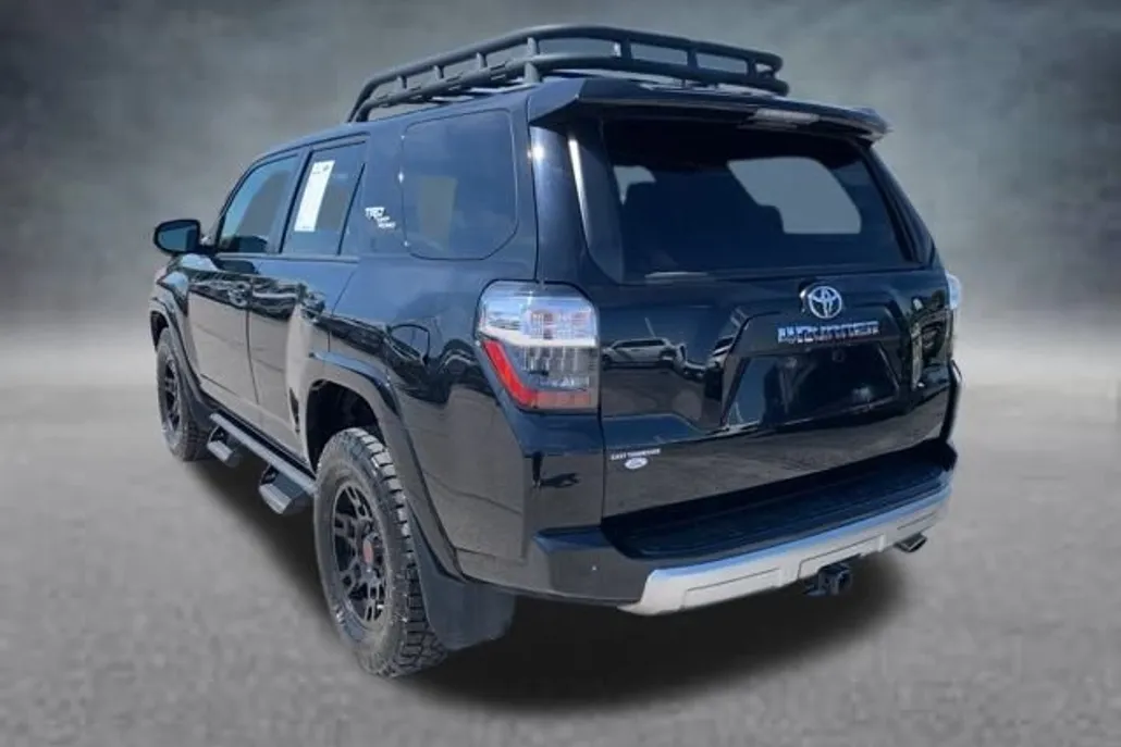 2022 Toyota 4Runner TRD Off-Road Premium photo 1
