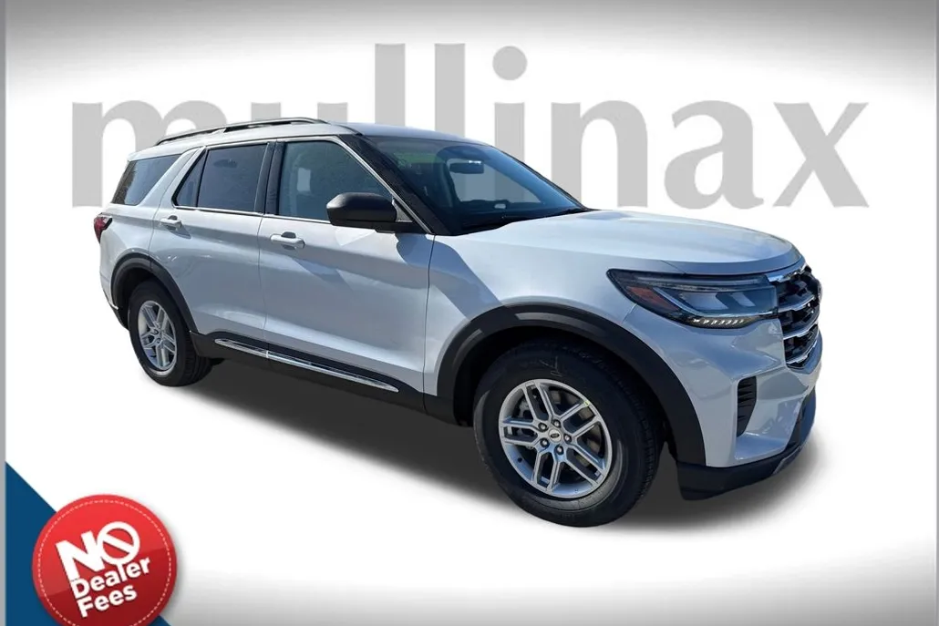2025 Ford Explorer photo 1