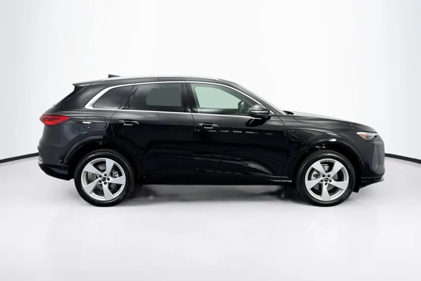 2025 Audi Q5 2.0T Premium Plus photo 1