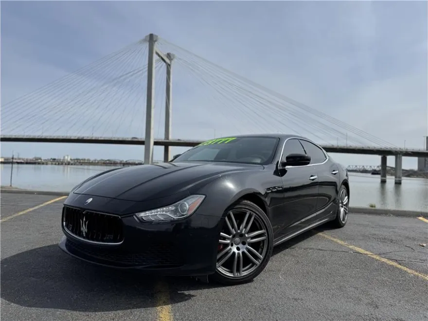 2017 Maserati Ghibli photo 1