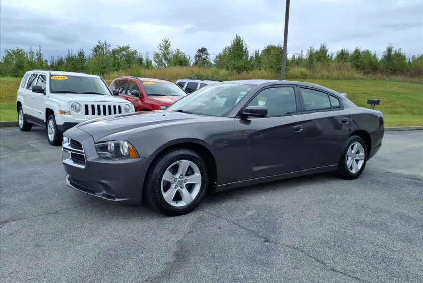 2014 Dodge Charger SE photo 1